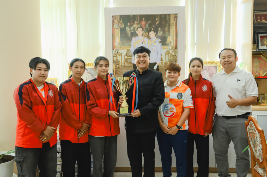 คณะมนุษยศาสตร์และสังคมศาสตร์ ขอแสดงความยินดีกับ